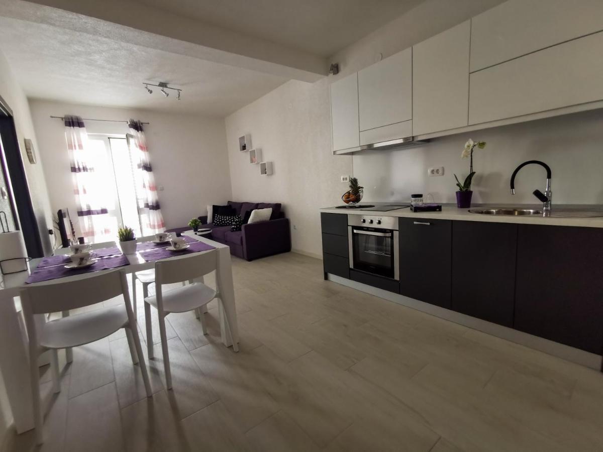 Apartment Yellow Wish Sobra
