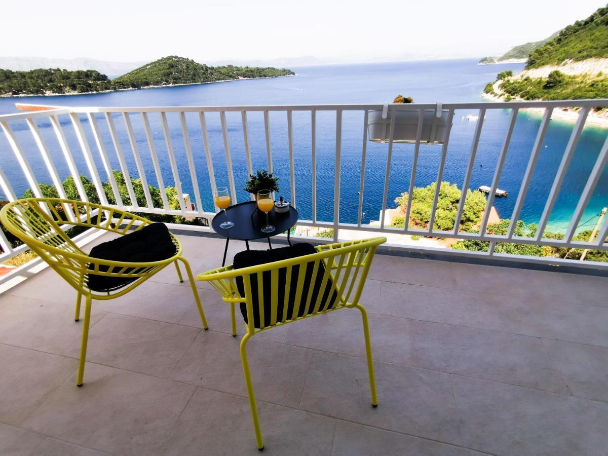 Apartment Yellow Wish Sobra